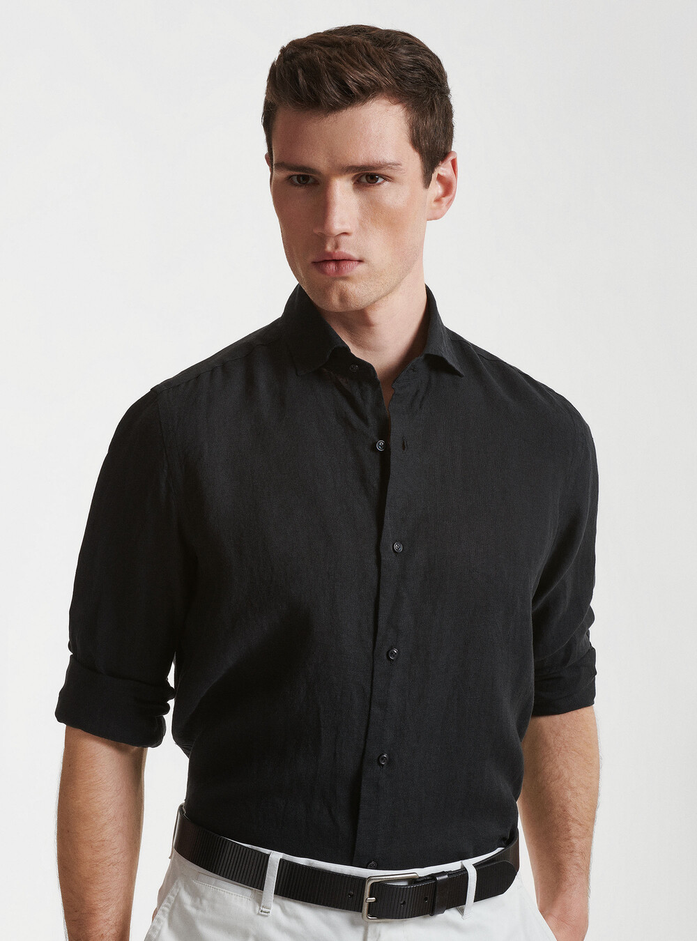 Semi-French collar shirt in pure linen | GutteridgeUS | Shirts Uomo
