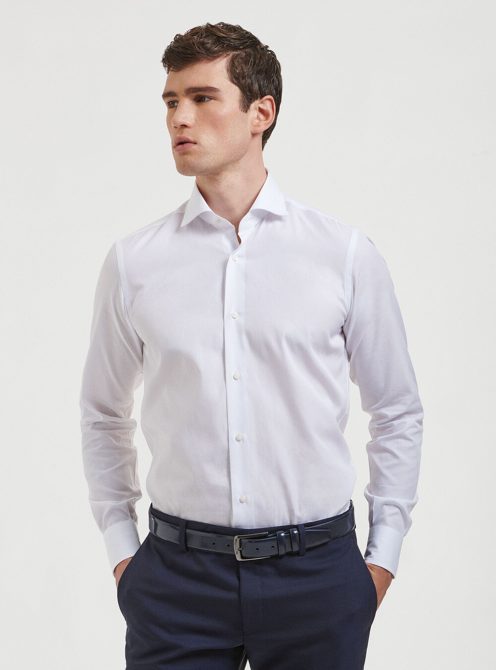 Camicia slim fit in cotone fil a fil | Gutteridge | New In Uomo