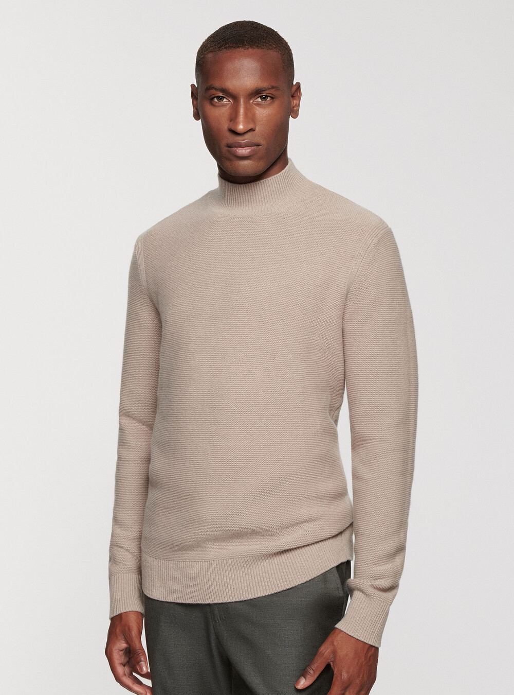 Lambswool and cashmere wool mock neck sweater | GutteridgeUS | Men's  catalog-gutteridge-storefront