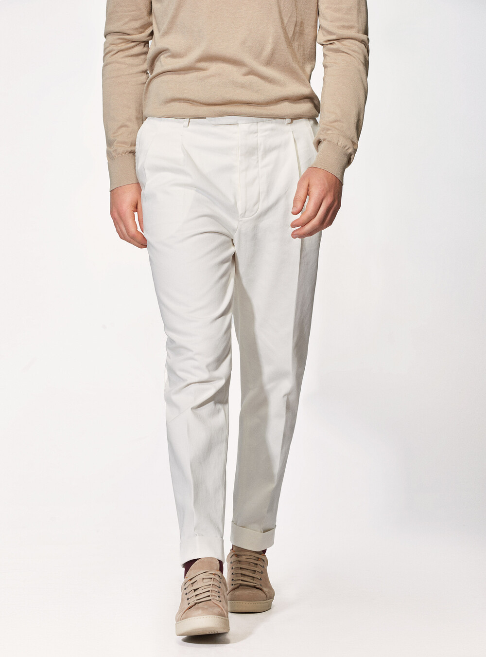 Pantalon en gabardine de coton teintée dans la masse à double fente |  GutteridgeEU | Homme