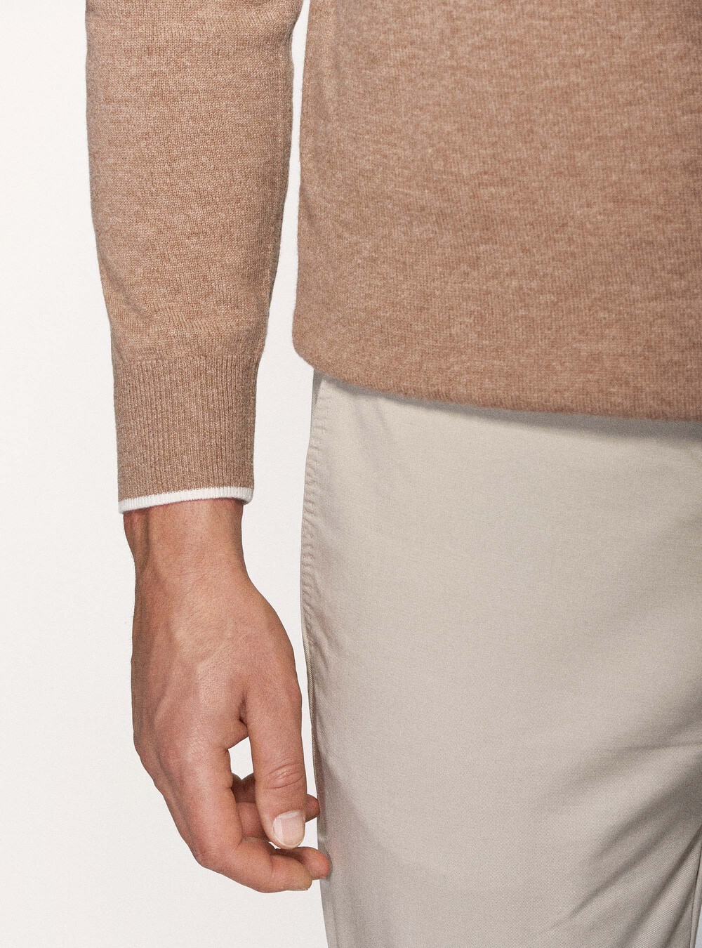 Jersey de cuello alto de lana de cordero y cachemira con media cremallera |  GutteridgeEU | catalog-gutteridge-storefront Uomo