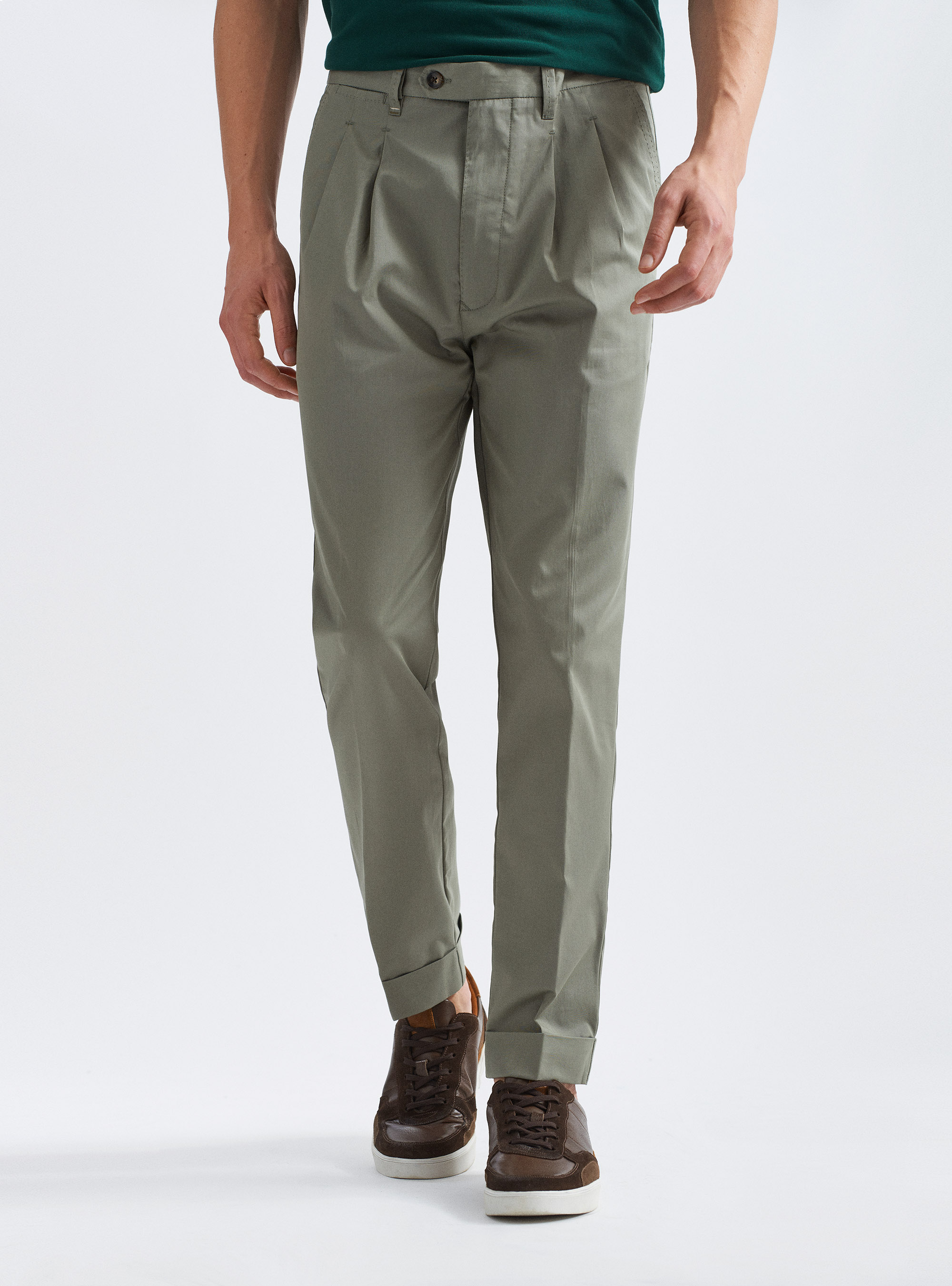 Double pleated trousers in lightweight twill | GutteridgeEU | Trousers Uomo